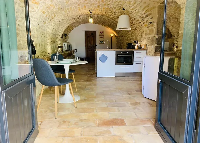 Relais De Poste South Ardeche Apartment *